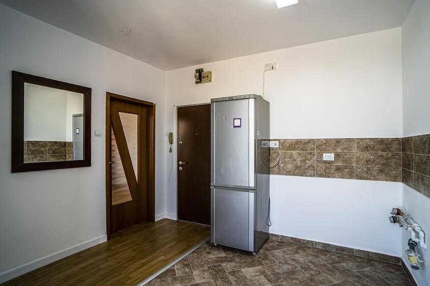 Apartament cu 2 camere semidecomandat în 1 Mai