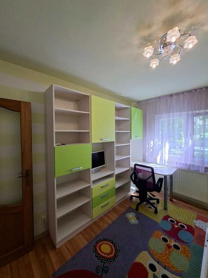 Apartament cu 3 camere decomandat în Florești