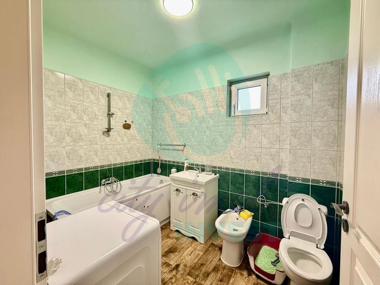 Apartament cu 3 camere semidecomandat, mobilat în Calea Călărașilor