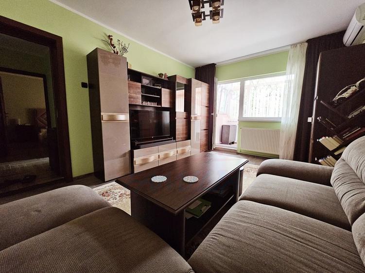 Apartament cu 2 camere decomandat, mobilat în Micro 20