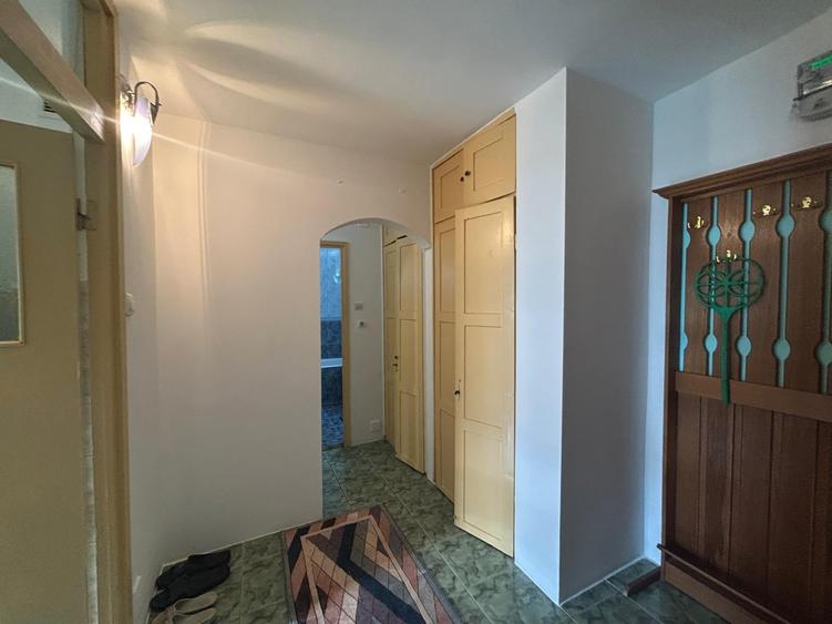 Apartament cu 2 camere decomandat în Trivale