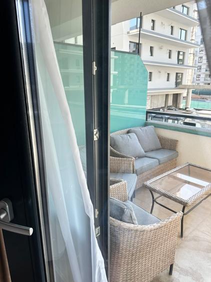 Apartament cu 3 camere semidecomandat, mobilat în Pipera