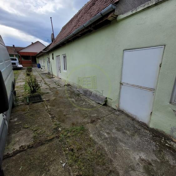 Casă individuală cu 6 camere cu Canalizare în Exterior Vest