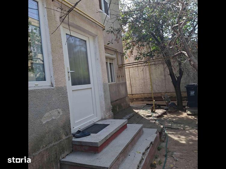 Casă cu 6 camere cu Teren 210 Mp în Rovine