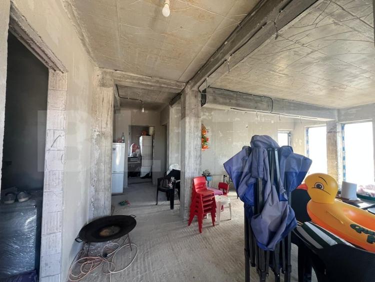 Casă individuală cu 5 camere cu Canalizare în Malu Mare