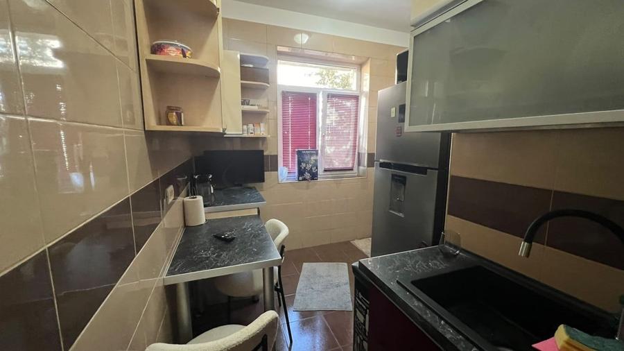 Apartament cu 2 camere decomandat în Barbu Văcărescu