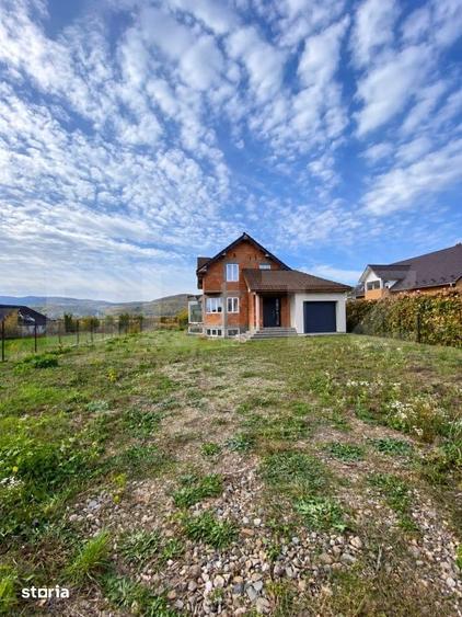 Casă cu 4 camere cu Teren 2900 Mp în Monor