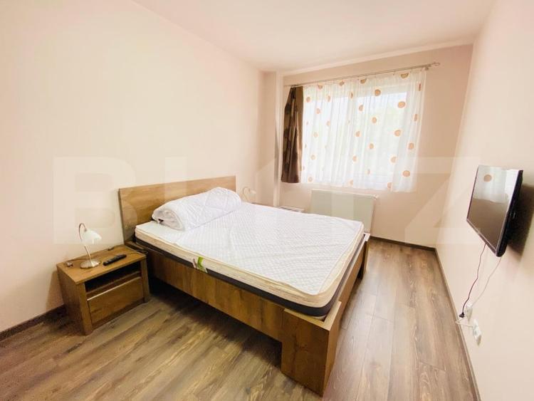 Apartament cu 2 dormitoare,  60 mp, decomandat, parcare, zona strazii Traian - 1