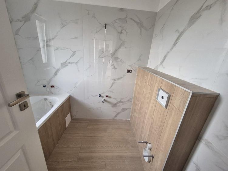 Casă individuală cu 5 camere cu Canalizare în Cetate