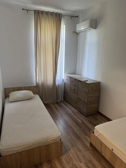 Apartament cu 3 camere semidecomandat, mobilat în Obor