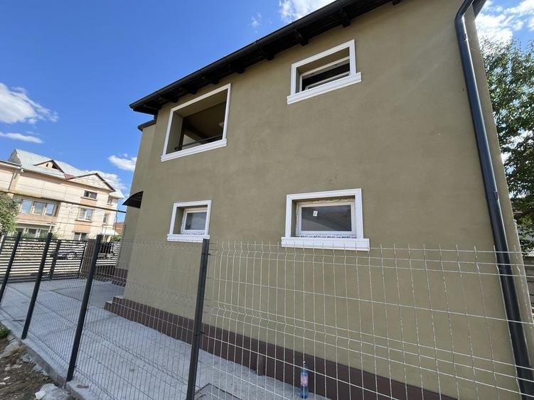 Casă cu 3 camere decomandat în Central