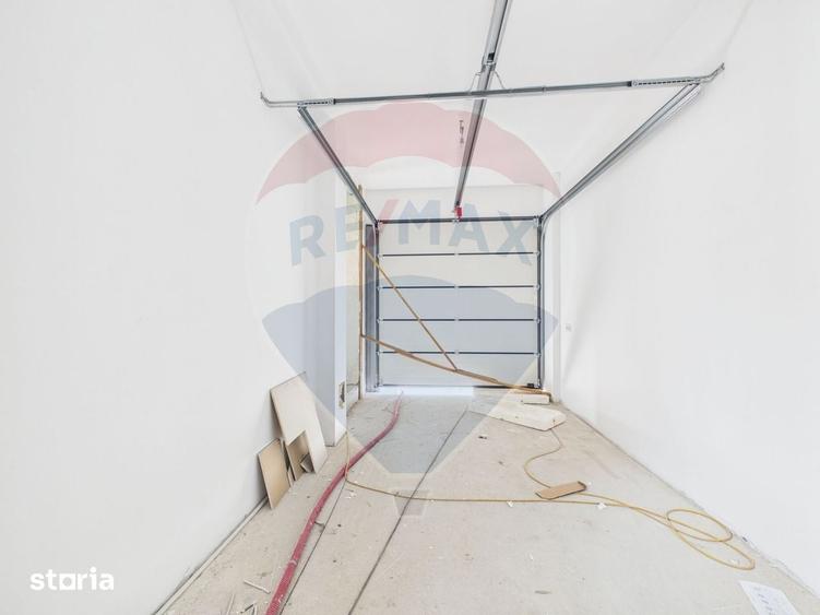 Casă cu 8 camere cu Teren 300 Mp în Gara de Nord
