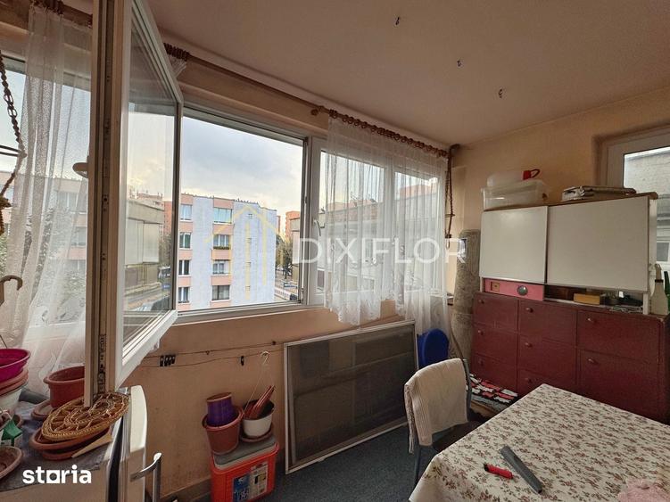Apartament cu 3 camere decomandat în 1848