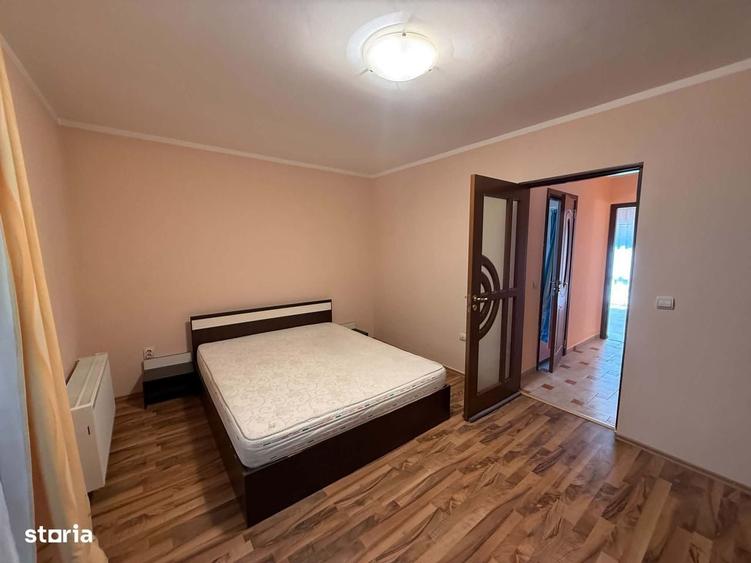 Casă cu 4 camere decomandat în Central