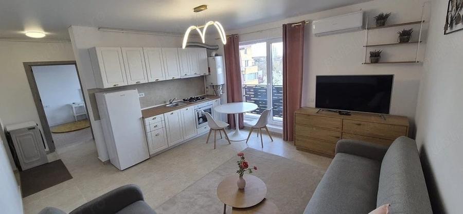 Apartament cu 2 camere decomandat în Central