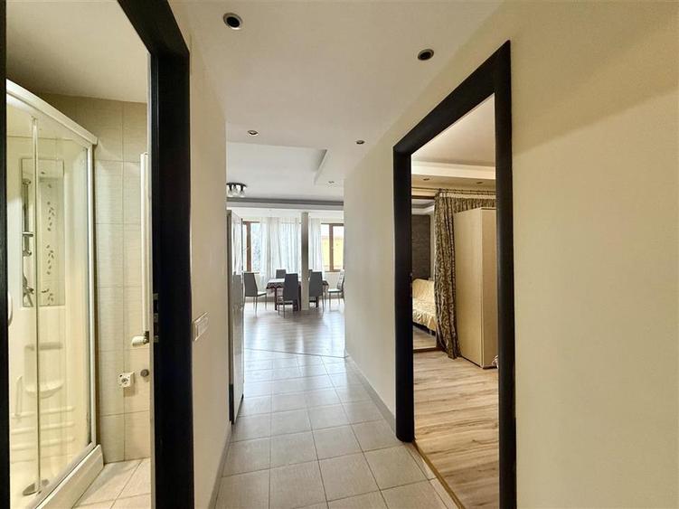 Apartament cu 2 camere decomandat, mobilat în Poiana Brașov