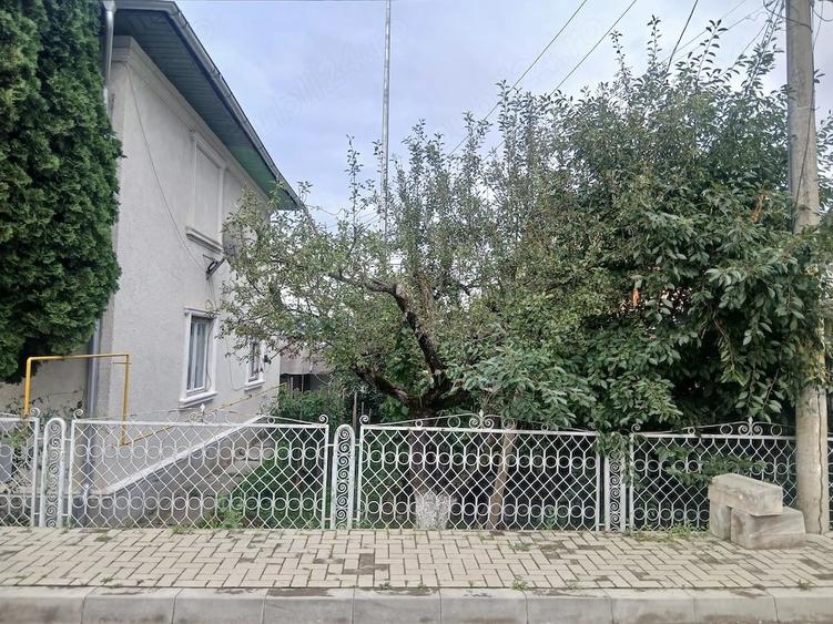 Casă cu 3 camere cu Teren 420 Mp în Central