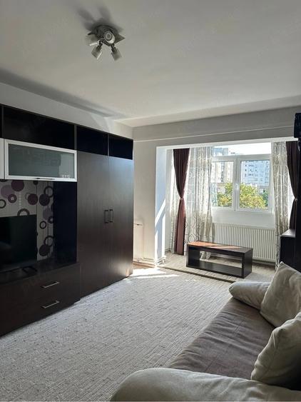 Apartament cu 2 camere decomandat în Republicii