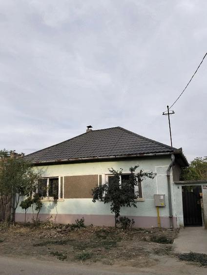 Casă cu 2 camere cu Teren 17003 Mp în Boiu