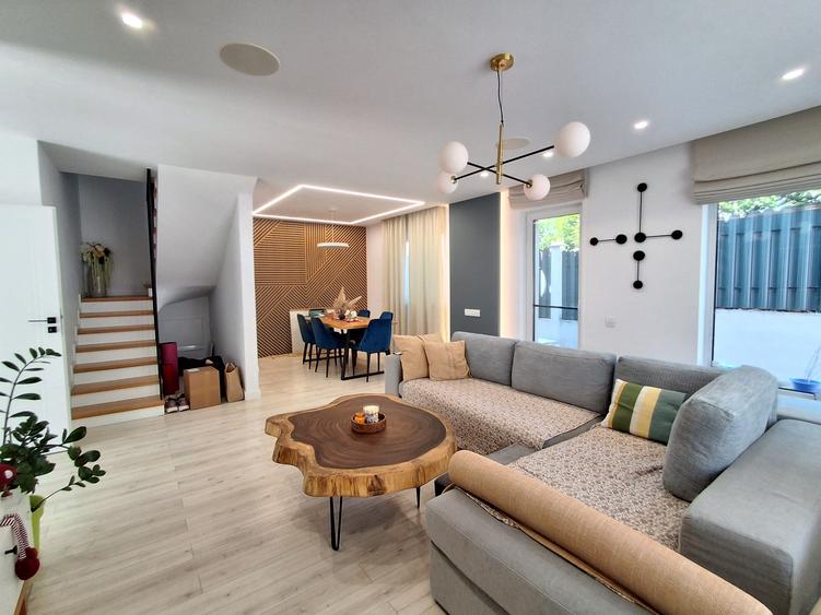 Duplex cu 4 camere cu Canalizare în Iris
