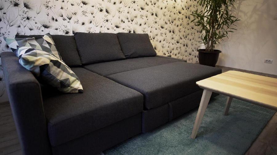Apartament cu 3 camere decomandat, mobilat în Centru Civic