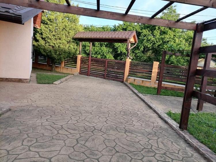 Casă individuală cu 5 camere cu Garaj în Vlădeni