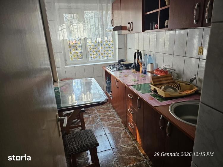 Apartament cu 2 camere semidecomandat în Giurgiului