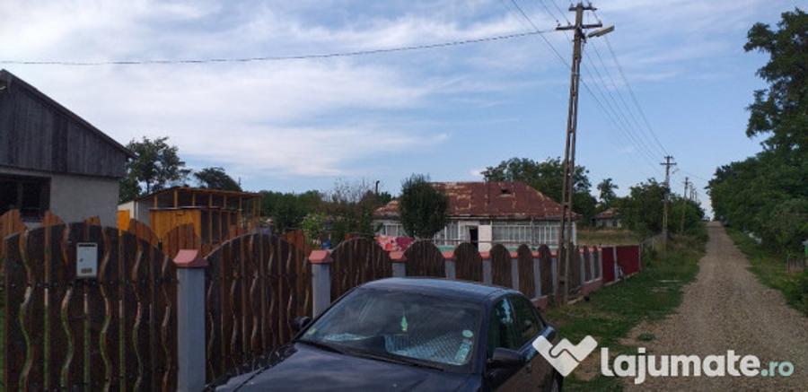 Casă individuală cu 2 camere cu Teren 1644 Mp în Burlești