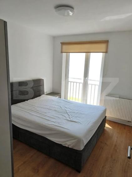 Apartament cu 2 camere decomandat, mobilat în Tractorul