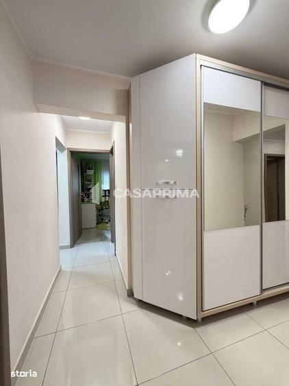 Apartament cu 4 camere decomandat în Nicolina
