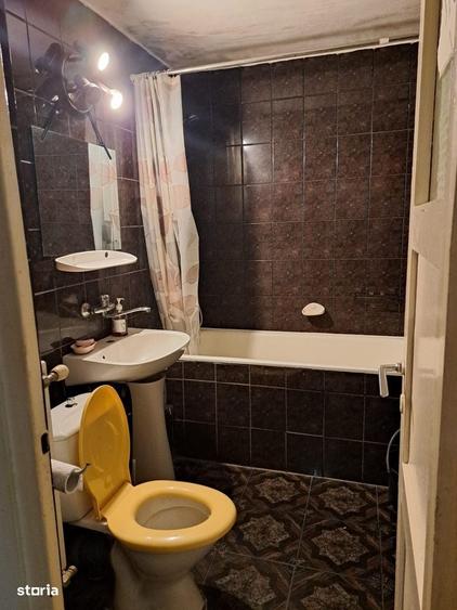 Apartament cu 3 camere decomandat în Carpați 2
