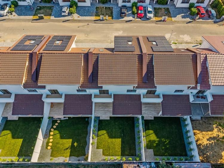 Casă cu 6 camere cu Teren 250 Mp în Mehala