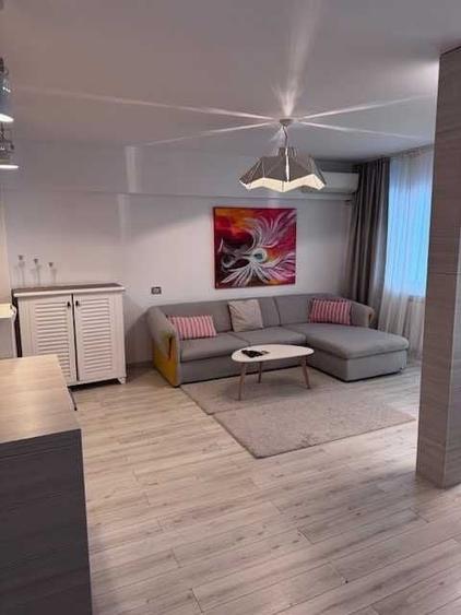 Apartament cu 3 camere decomandat în Ultracentral