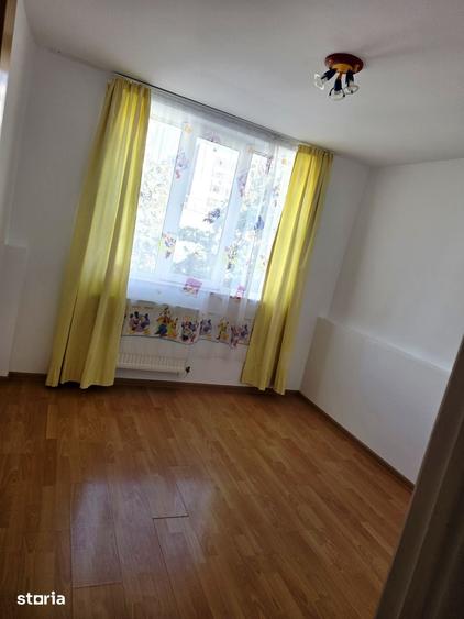 Apartament cu 3 camere în Drumul Taberei