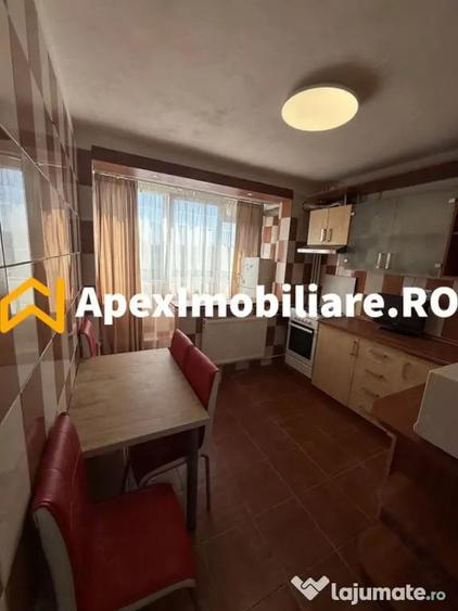 Apartament cu 3 camere semidecomandat în Apusului