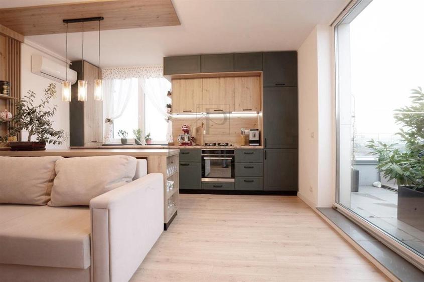 Penthouse cu 3 camere decomandat, mobilat în Telegrafului