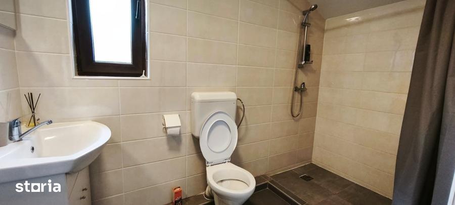 Casă cu 6 camere cu Teren 500 Mp în Criș