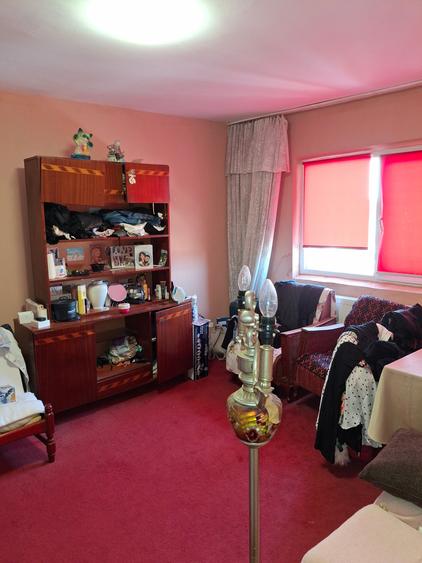Apartament cu 3 camere decomandat în Est