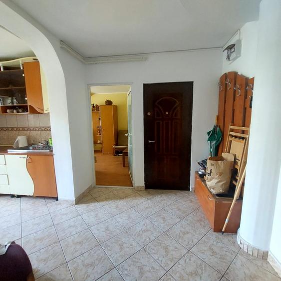 Apartament cu 2 camere decomandat în Micro 21