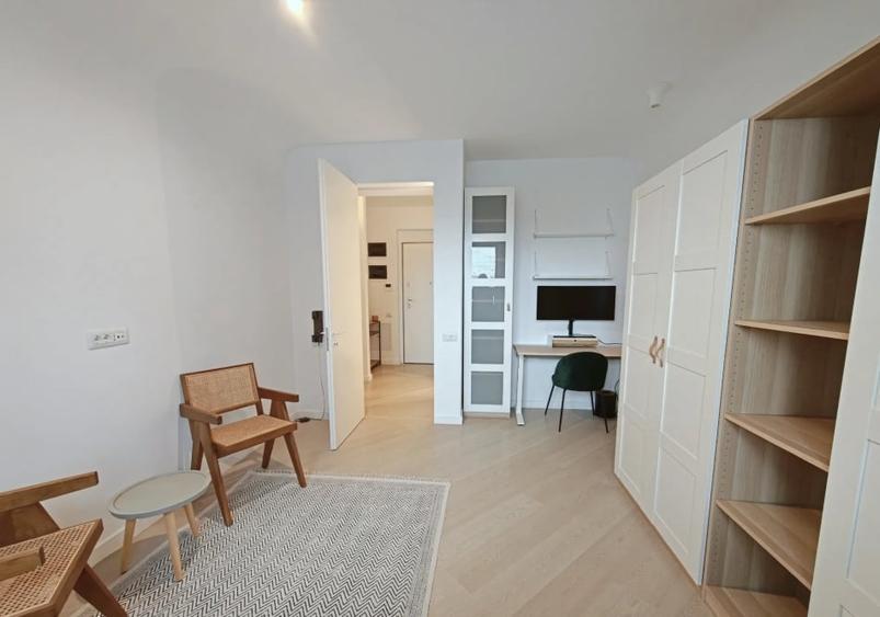 Apartament cu 3 camere semidecomandat, mobilat în Pipera