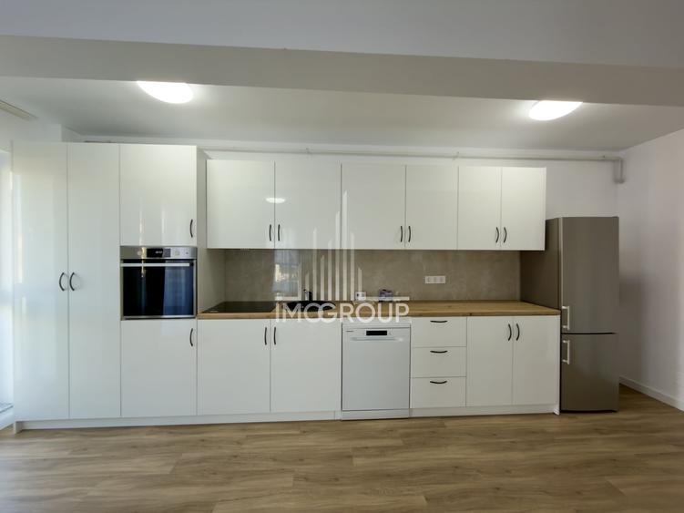 Apartament cu 2 camere semidecomandat, mobilat în Florești