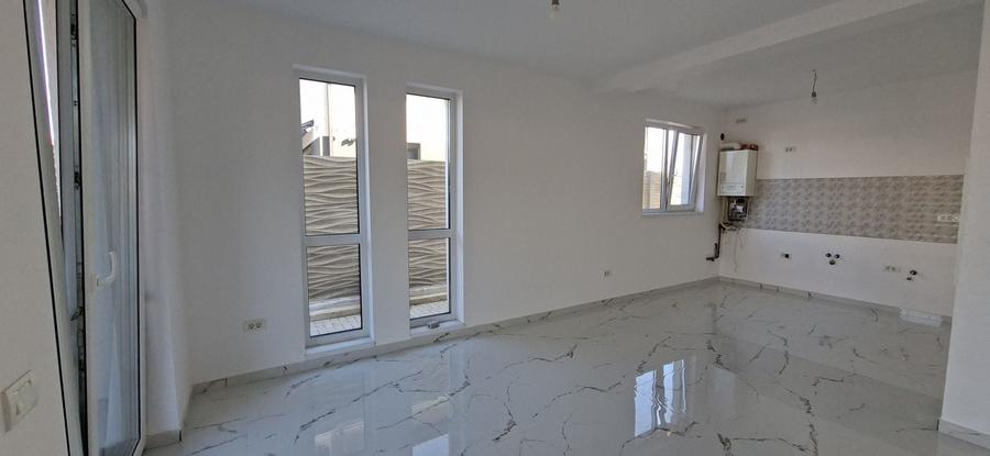 Duplex cu 5 camere cu Canalizare în Dumbrăvița