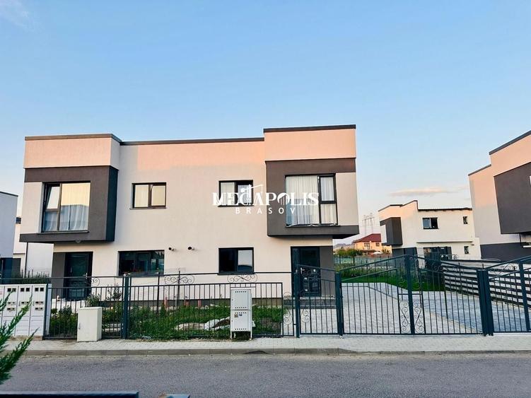 Casă cu 3 camere cu Canalizare în Sânpetru