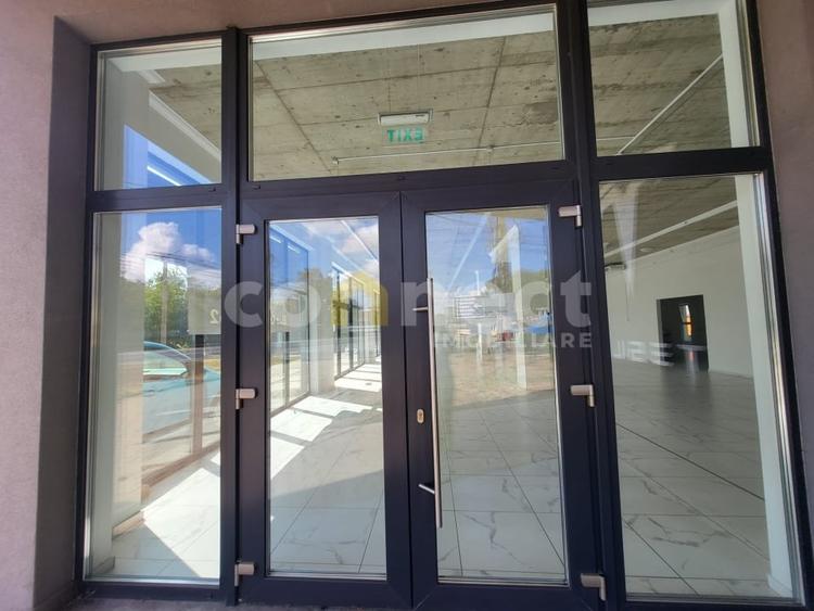 Spațiu comercial, de 440 mp, în Exterior Est