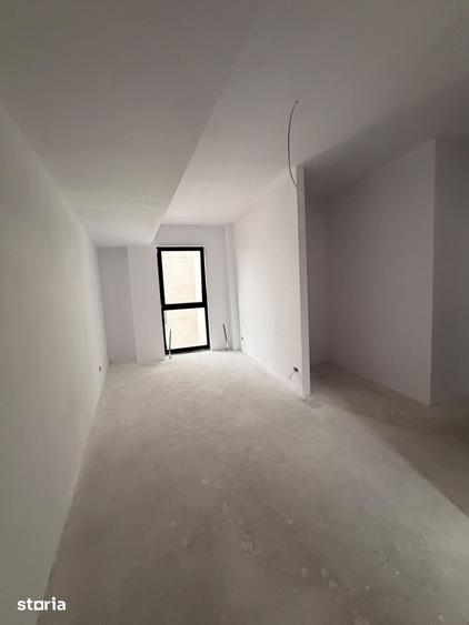 Apartament cu 3 camere în Centrul Civic