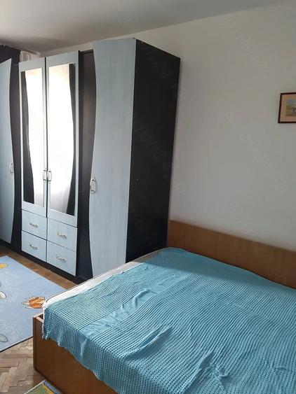 Apartament cu 2 camere semidecomandat în Brotăcei