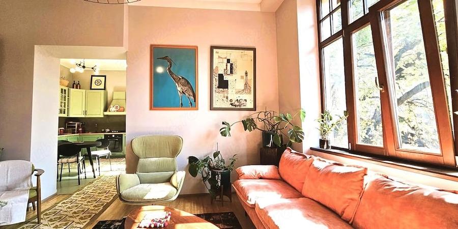 Apartament cu 3 camere decomandat în Central
