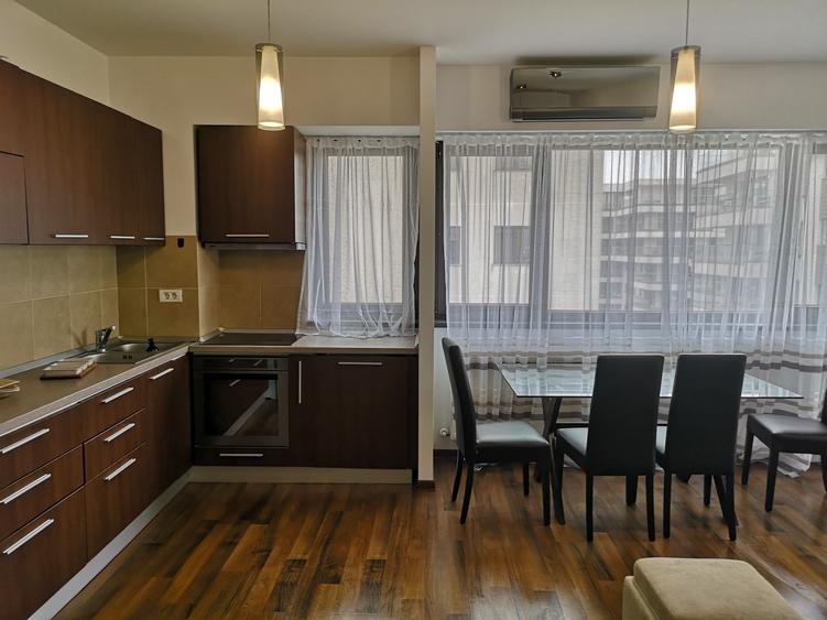 Apartament cu 3 camere semidecomandat în Pipera