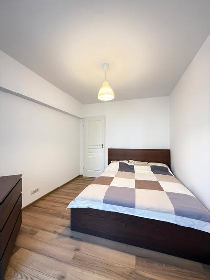 Apartament cu 4 camere decomandat în Rahova