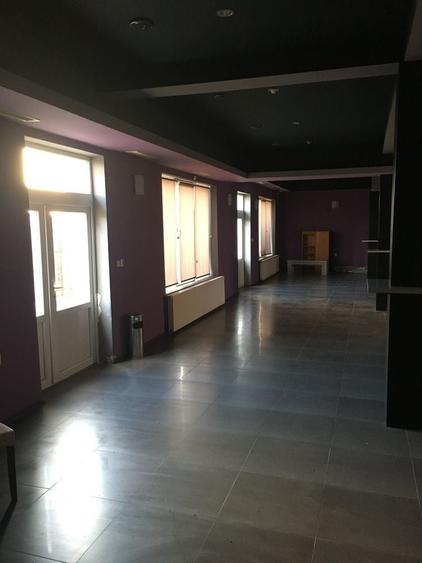 Spațiu comercial, de 200 mp, în Central